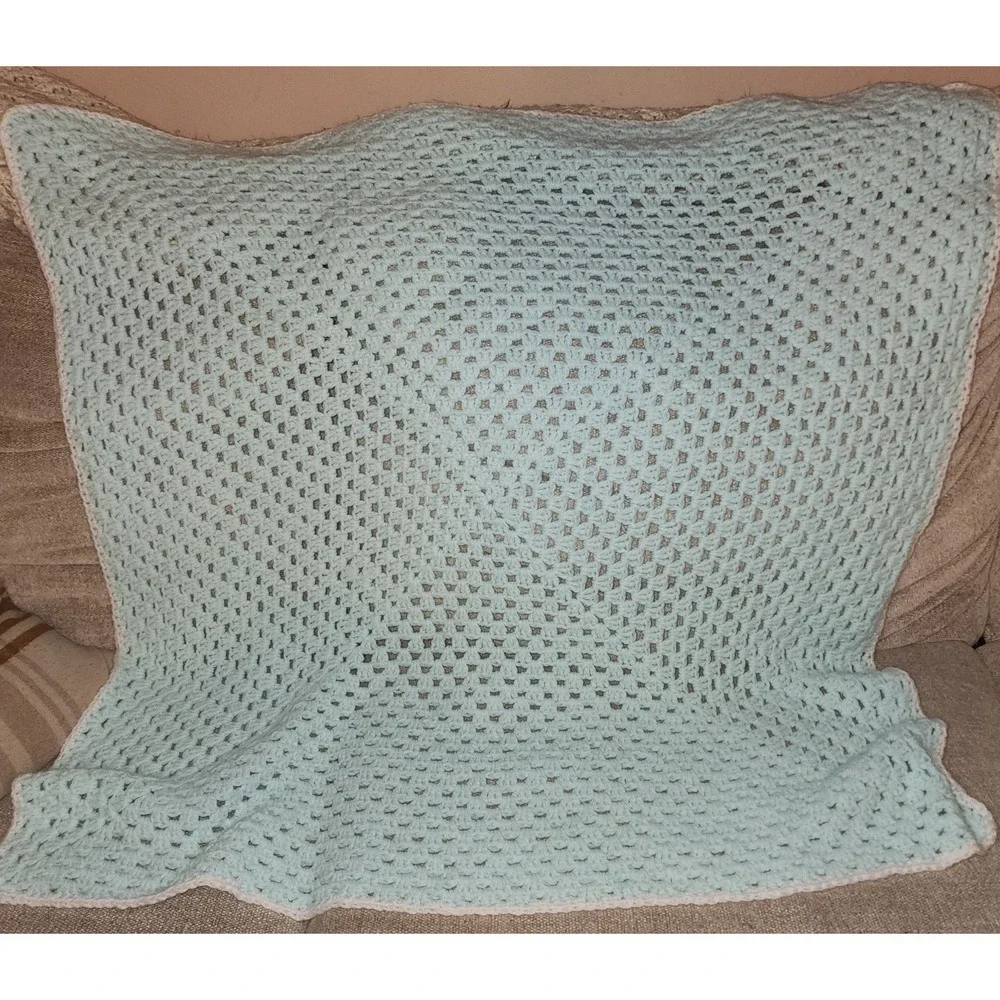 Handmade Crochet Baby Blanket Mint Green Clamshell White Edge ~ 42x42
